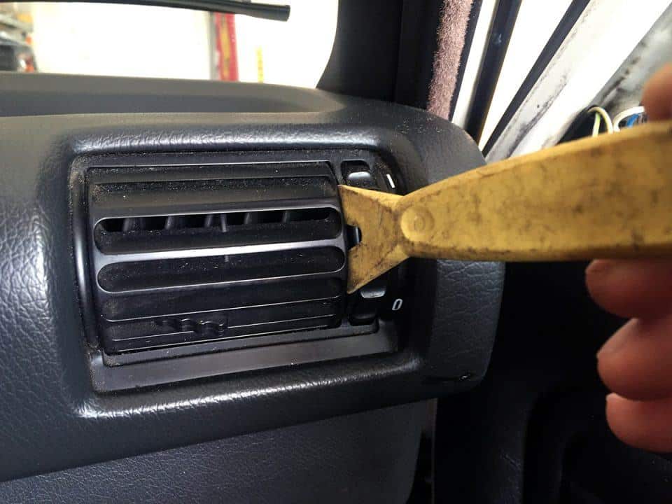 Sloppy BMW E30 Air Vent Fix, E34 Z3