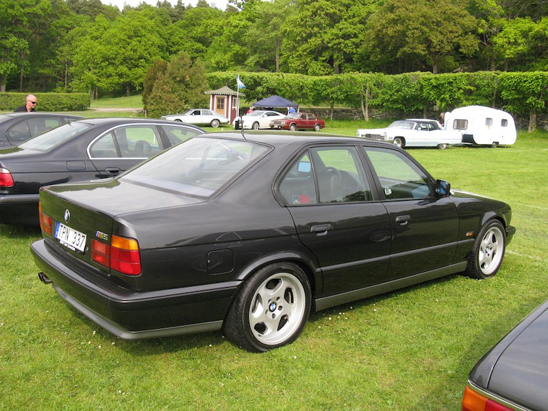 e34 m5 paint color Green