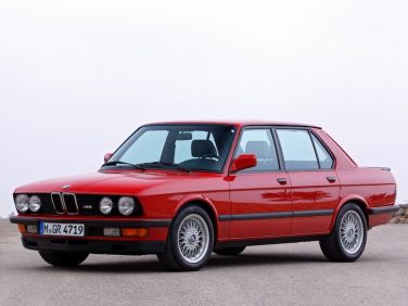 BMW E28 M5 Red