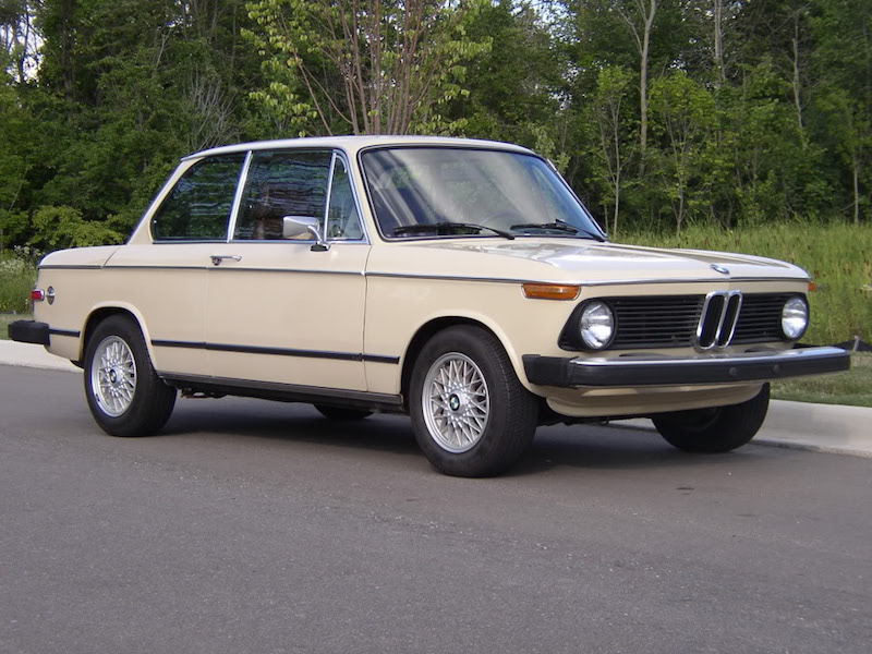 BMW 2002 with German Flag Color Stripes Water Bottle – 2002FAQ