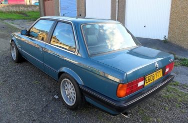 BMW E30 Mineral Blue 231