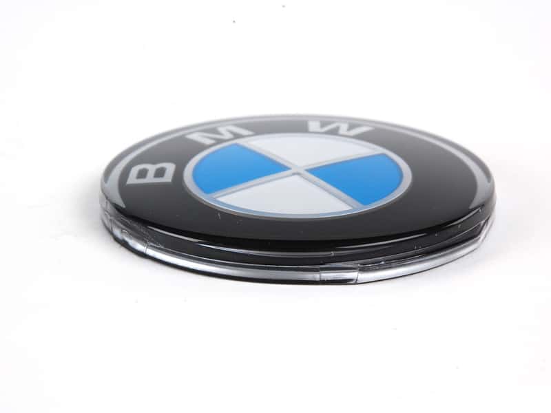 BMW Steering wheel badge removal