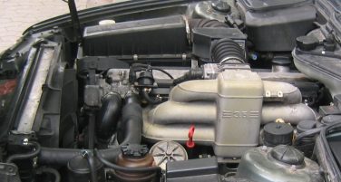 BMW M30 engine intake BMW M30 engine intake